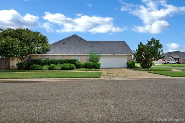 3301 Colonial Drive, Bossier City, LA 71111