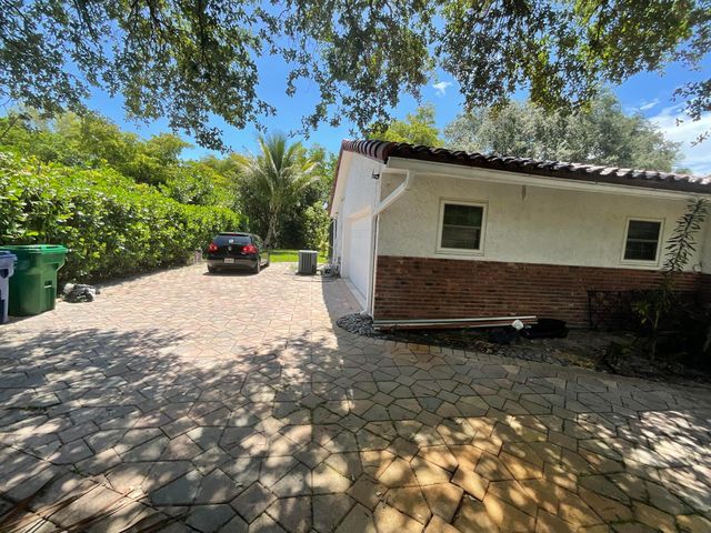 3205 NW 87th Avenue, Coral Springs, FL 33065