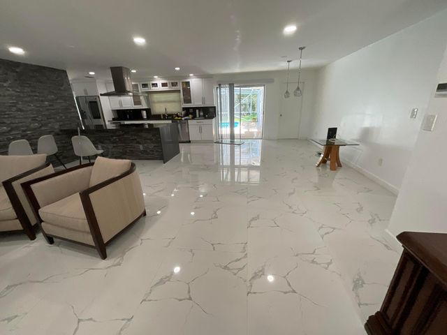 3205 NW 87th Avenue, Coral Springs, FL 33065