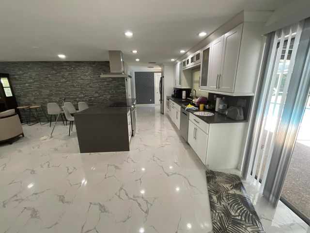 3205 NW 87th Avenue, Coral Springs, FL 33065