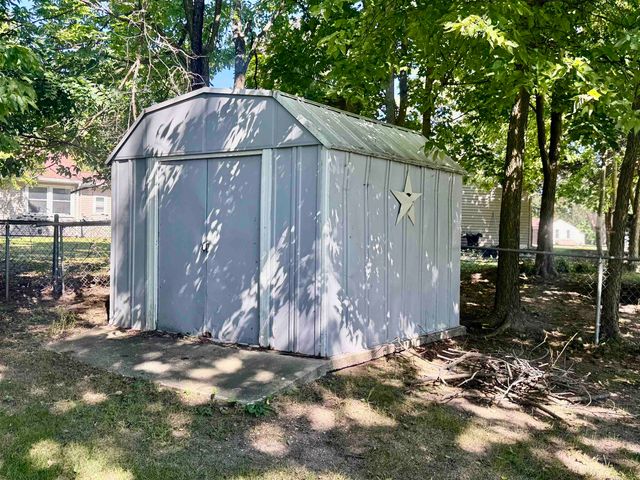 135 Fox Place, Saint Louis, MI 48880