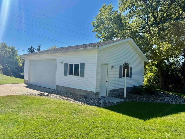 135 Fox Place, Saint Louis, MI 48880