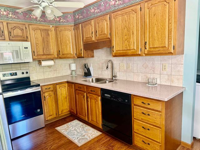 135 Fox Place, Saint Louis, MI 48880