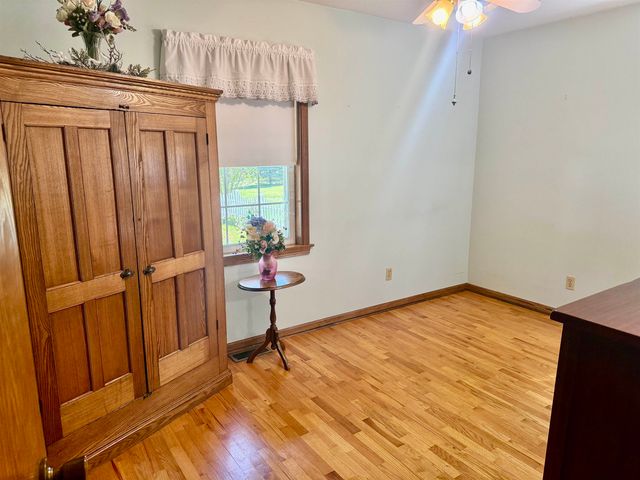 135 Fox Place, Saint Louis, MI 48880