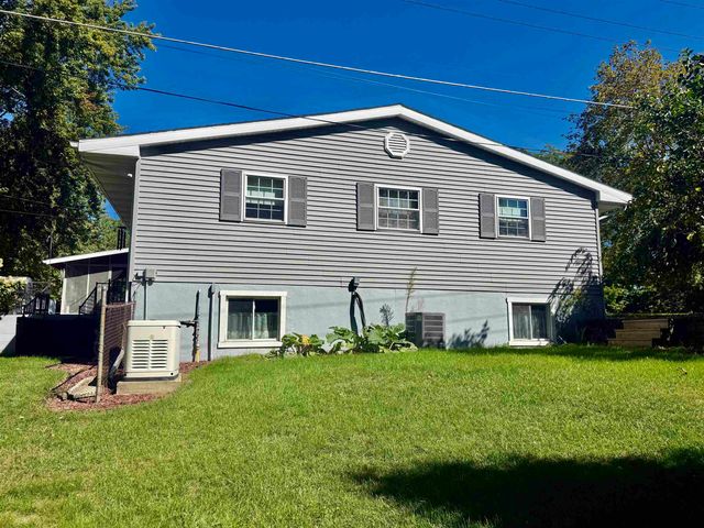 135 Fox Place, Saint Louis, MI 48880