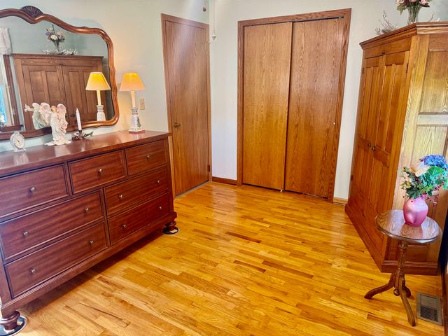 135 Fox Place, Saint Louis, MI 48880