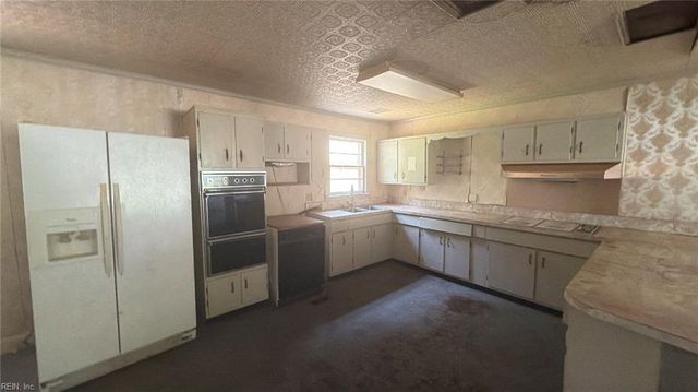 49 Cypress RD, Portsmouth, VA 23701