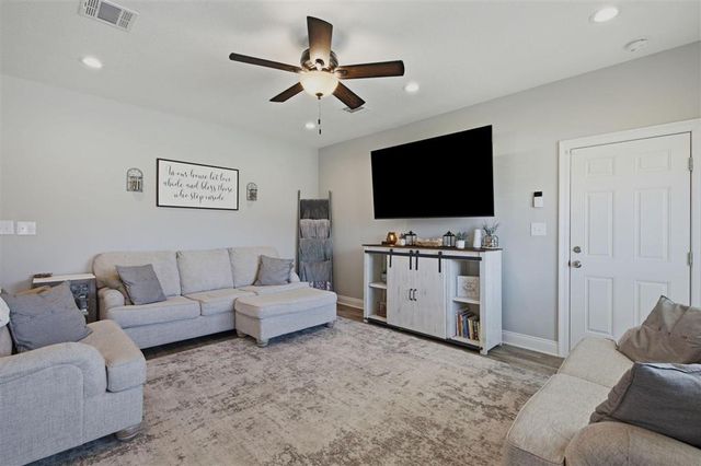 800 Dewey Street, Westlake, LA 70669