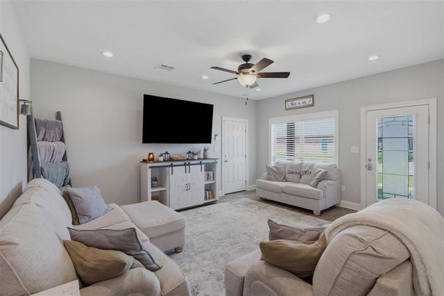 800 Dewey Street, Westlake, LA 70669