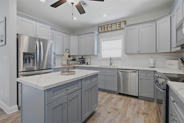 800 Dewey Street, Westlake, LA 70669