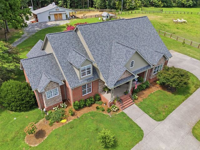 2404 Savage Creek Dr, Springfield, TN 37172