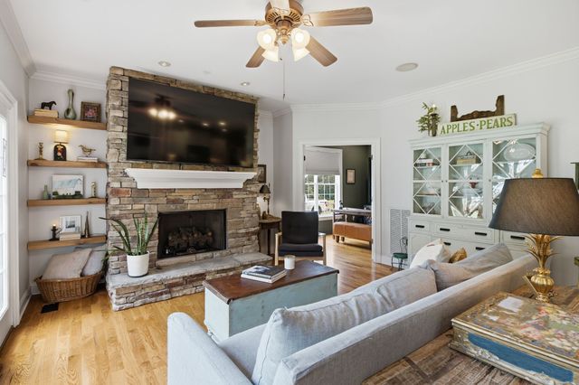 2404 Savage Creek Dr, Springfield, TN 37172