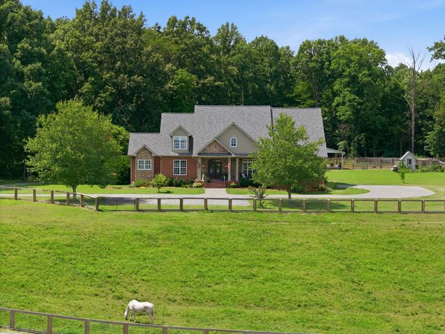 2404 Savage Creek Dr, Springfield, TN 37172