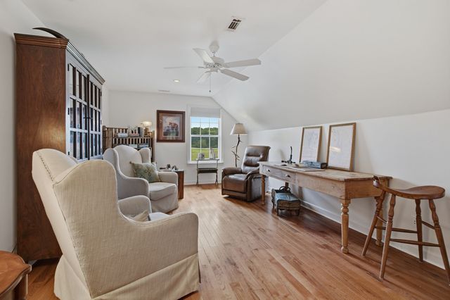 2404 Savage Creek Dr, Springfield, TN 37172