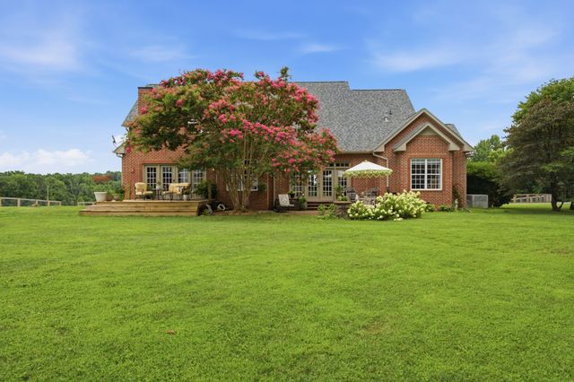 2404 Savage Creek Dr, Springfield, TN 37172