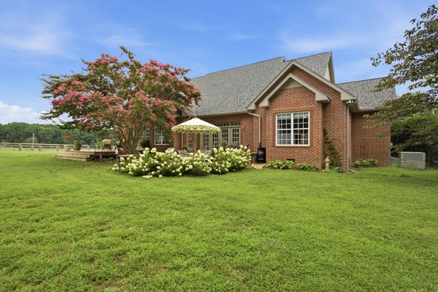 2404 Savage Creek Dr, Springfield, TN 37172