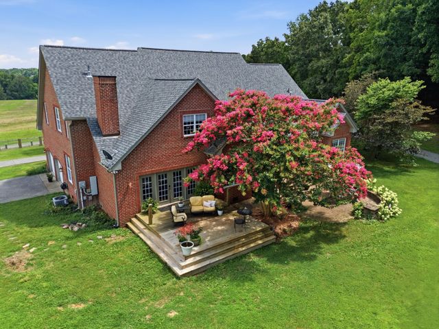 2404 Savage Creek Dr, Springfield, TN 37172