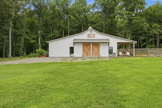 2404 Savage Creek Dr, Springfield, TN 37172