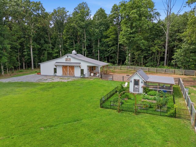2404 Savage Creek Dr, Springfield, TN 37172
