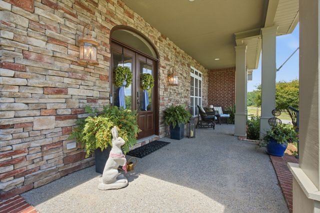 2404 Savage Creek Dr, Springfield, TN 37172