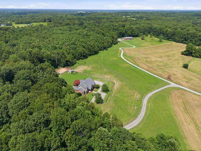 2404 Savage Creek Dr, Springfield, TN 37172