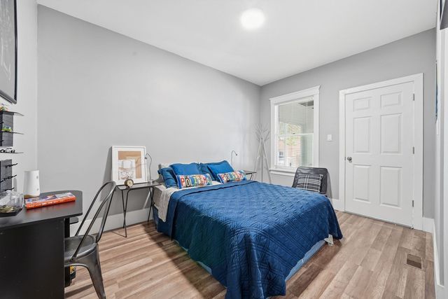 1518 E 73rd Place, Chicago, IL 60619
