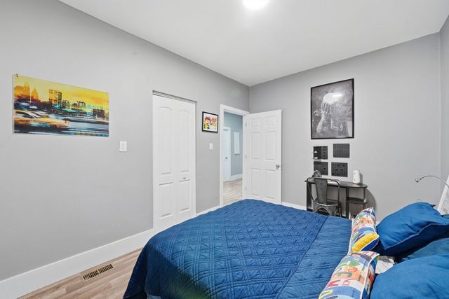 1518 E 73rd Place, Chicago, IL 60619