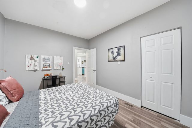 1518 E 73rd Place, Chicago, IL 60619