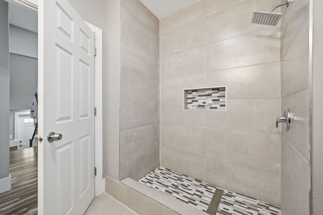 1518 E 73rd Place, Chicago, IL 60619