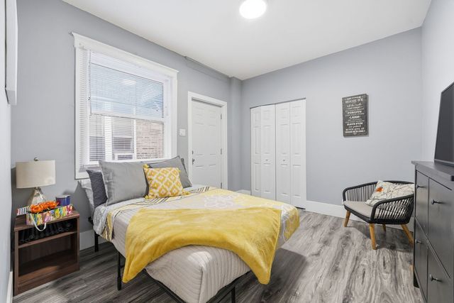1518 E 73rd Place, Chicago, IL 60619