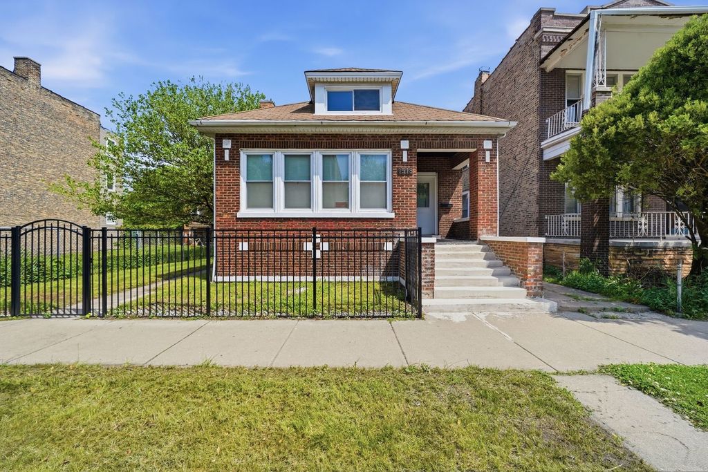 1518 E 73rd Place, Chicago, IL 60619