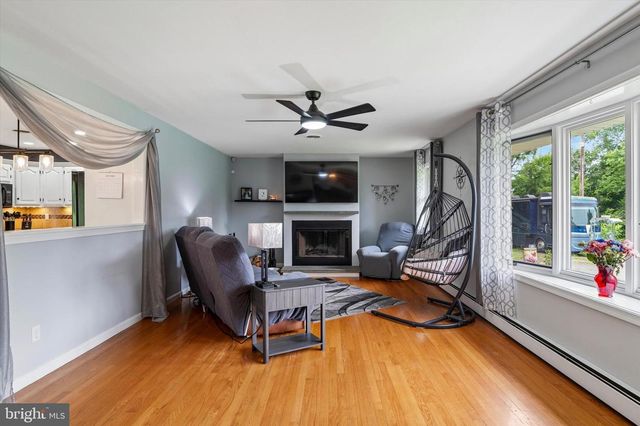 2380 WINDING RD, Quakertown, PA 18951