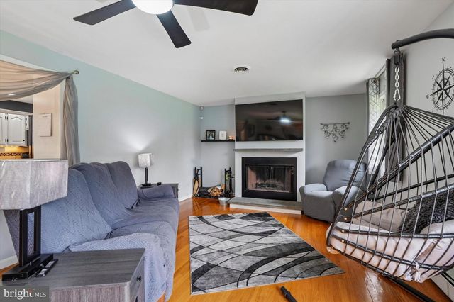 2380 WINDING RD, Quakertown, PA 18951