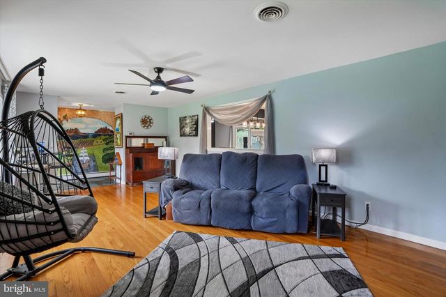 2380 WINDING RD, Quakertown, PA 18951