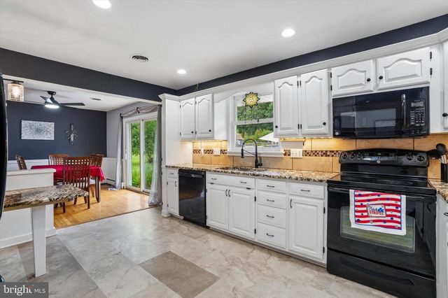 2380 WINDING RD, Quakertown, PA 18951