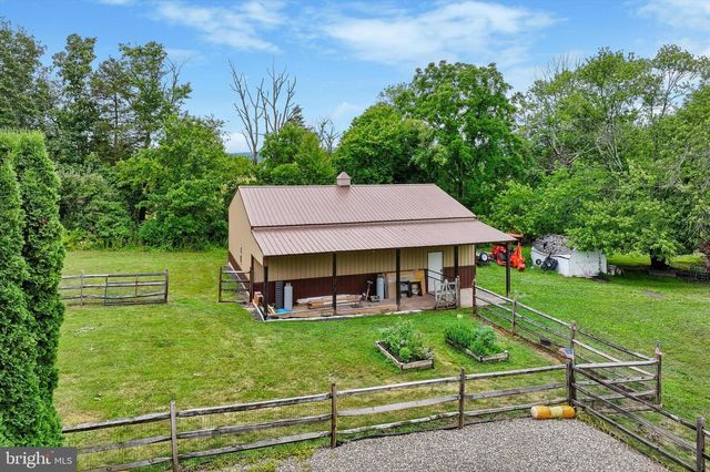 2380 WINDING RD, Quakertown, PA 18951