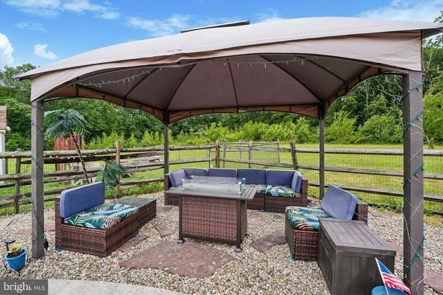 2380 WINDING RD, Quakertown, PA 18951