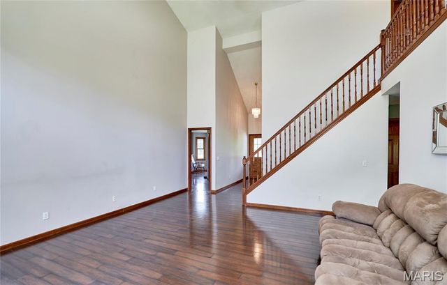 301 Country View Drive, Winfield, MO 63389