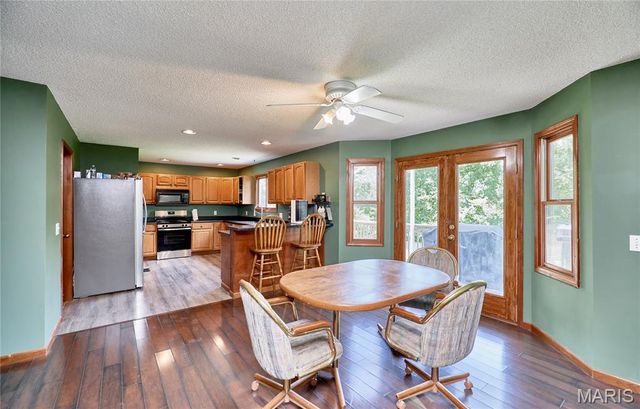 301 Country View Drive, Winfield, MO 63389