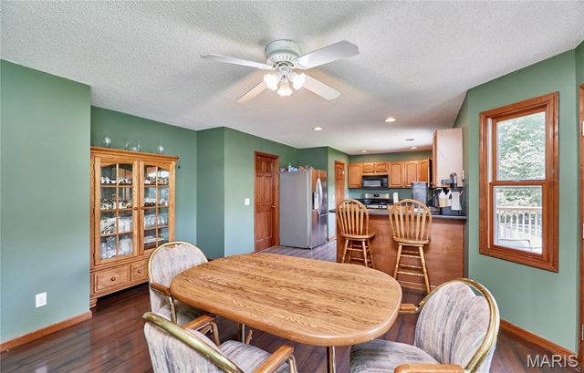301 Country View Drive, Winfield, MO 63389