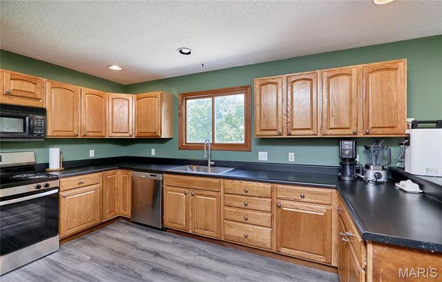 301 Country View Drive, Winfield, MO 63389