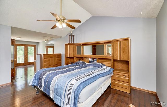 301 Country View Drive, Winfield, MO 63389