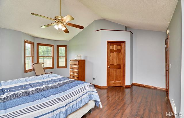 301 Country View Drive, Winfield, MO 63389