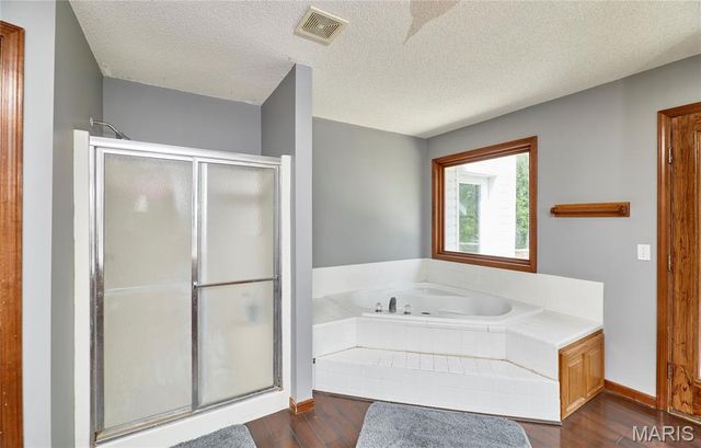 301 Country View Drive, Winfield, MO 63389