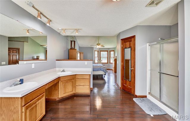 301 Country View Drive, Winfield, MO 63389