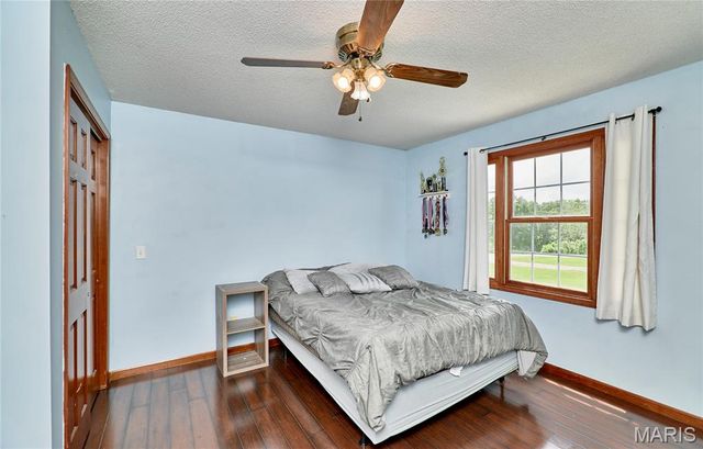 301 Country View Drive, Winfield, MO 63389