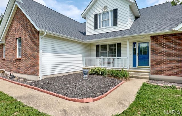 301 Country View Drive, Winfield, MO 63389