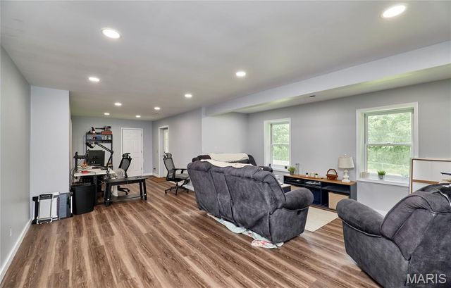301 Country View Drive, Winfield, MO 63389