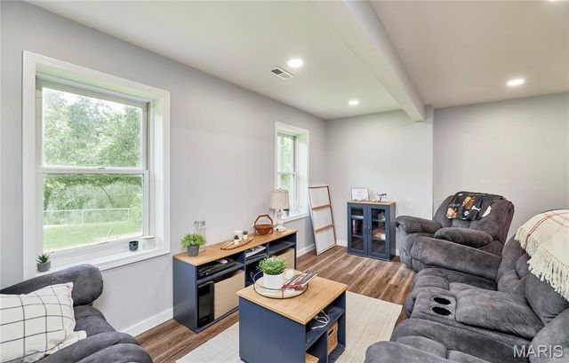 301 Country View Drive, Winfield, MO 63389