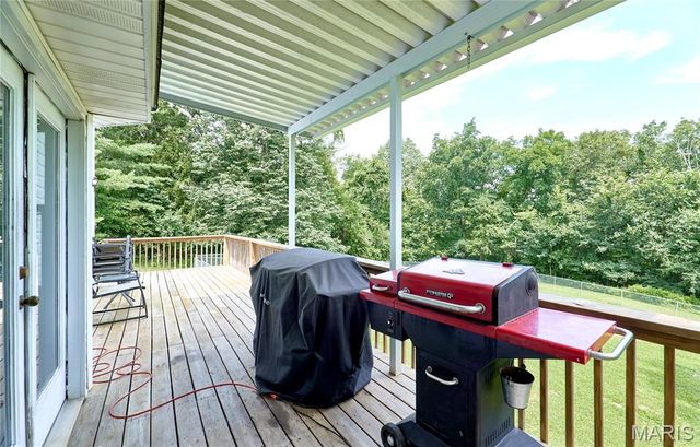 301 Country View Drive, Winfield, MO 63389